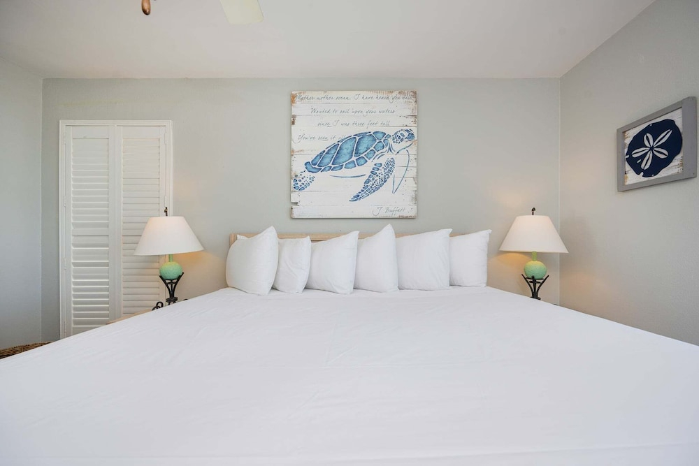 Regatta Condominiums 106B