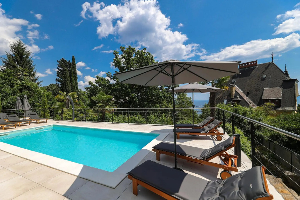 Luxury twin apartments Opatija