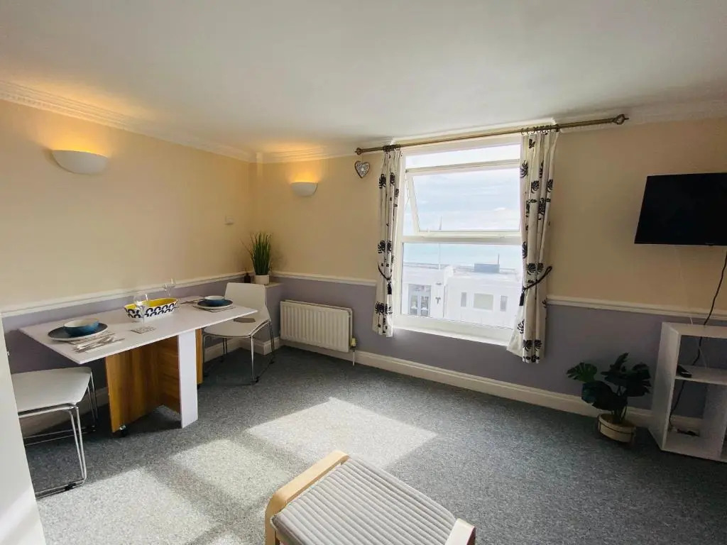 Sea Front White Rock Apartment
