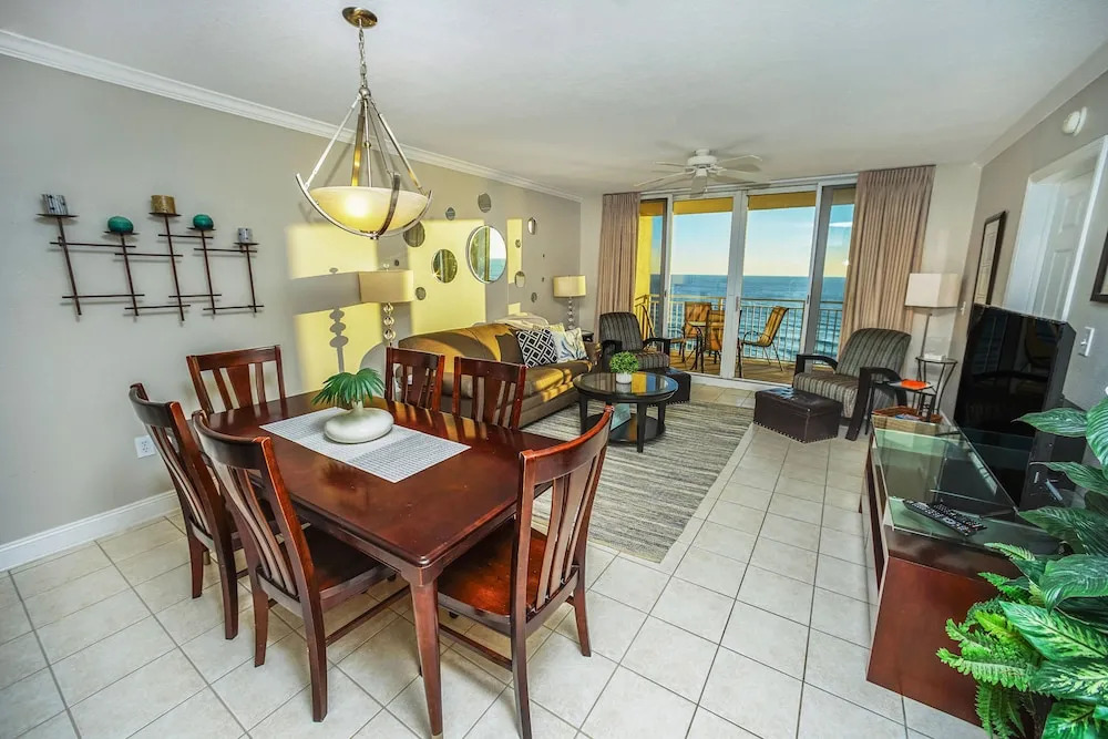 Emerald Beach 1130  by Best Beach Getaways