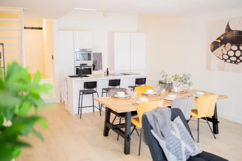 Grandiose 3 Bedroom Serviced Apartment 117m2 -NB304G-