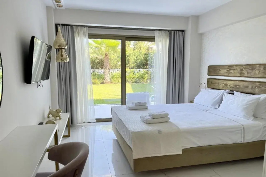 Laguna Resort by Diomedes Group