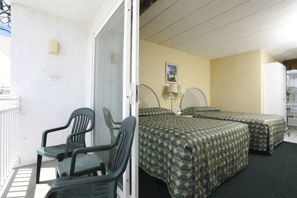 Riviera Resort & Suites