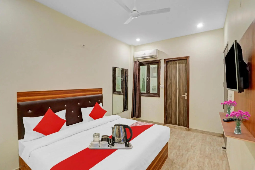 OYO 87988 Hotel Happy Moments