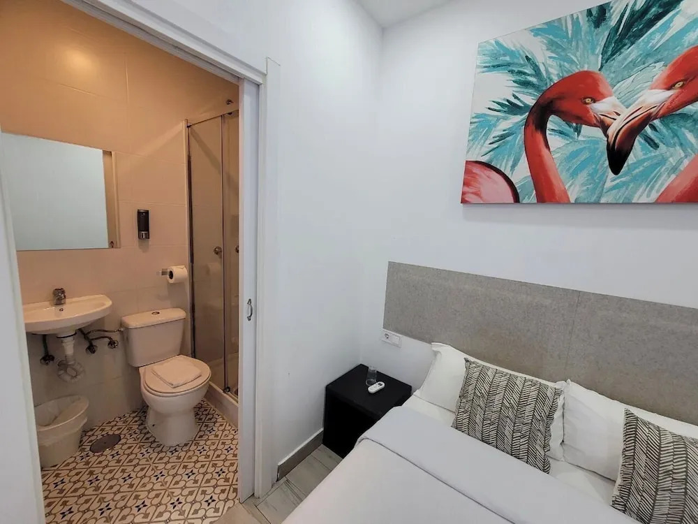 AYZ Silvela - Auto check-in property