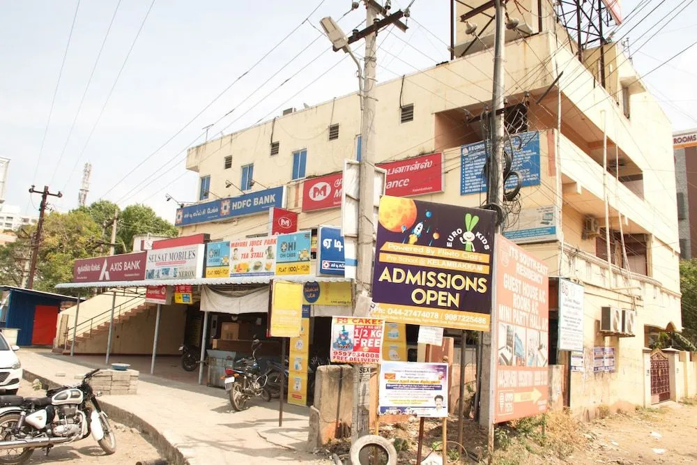 Oyo 8062 Raj Residency Chrompet