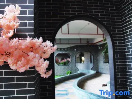 Xinyi Hotel
