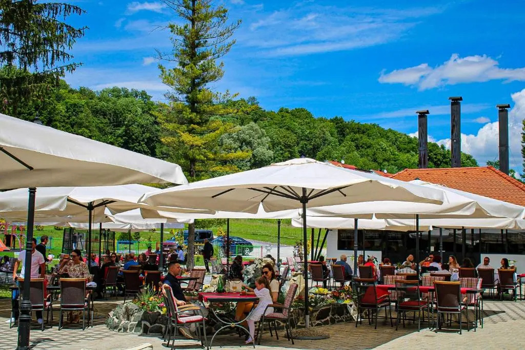 Hotel & Restoran Dvorac Gjalski