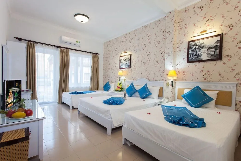 Friends Inn  Travel