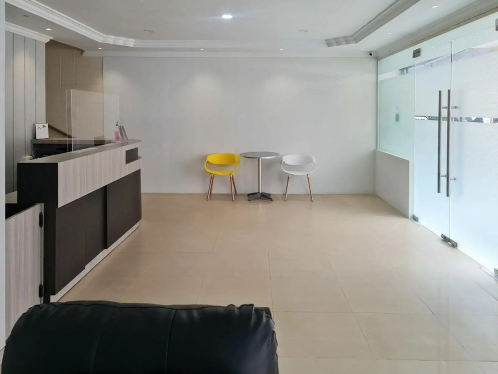 Reddoorz Plus Near Mall Nagoya Hill Batam 4