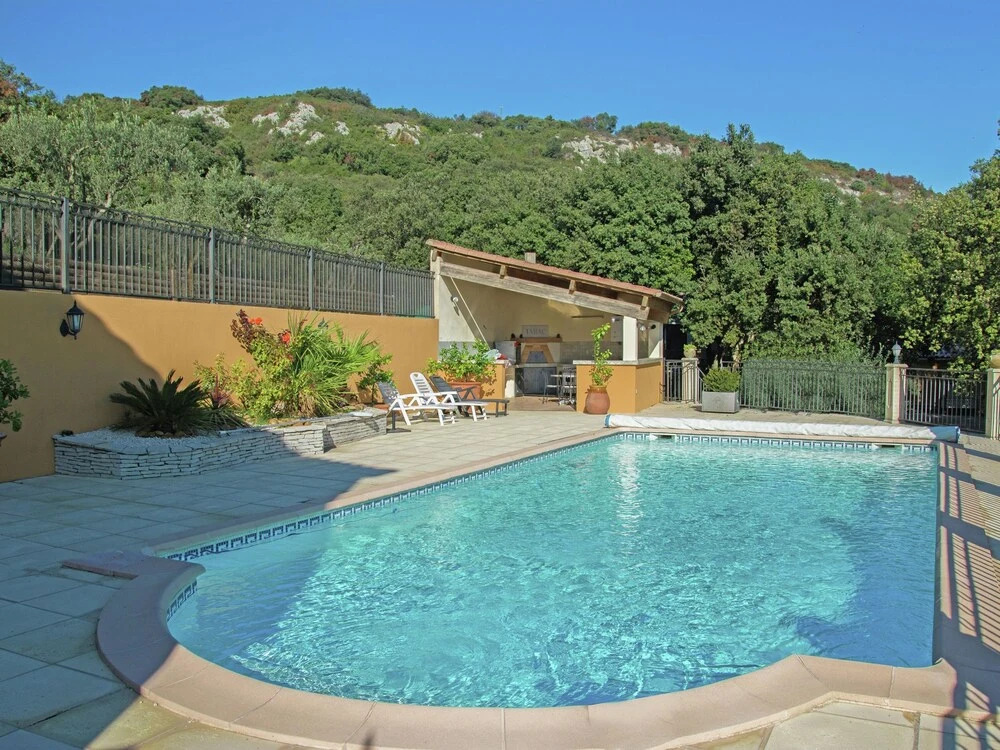 Villa in Lédenon with Private Pool