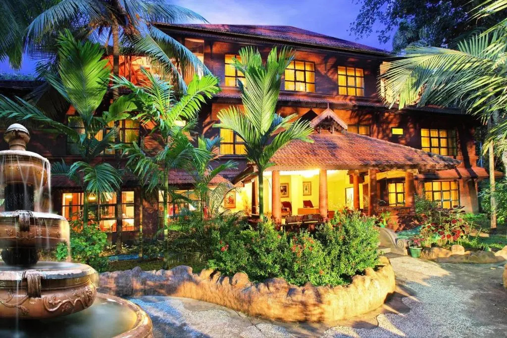 Emarald Resort