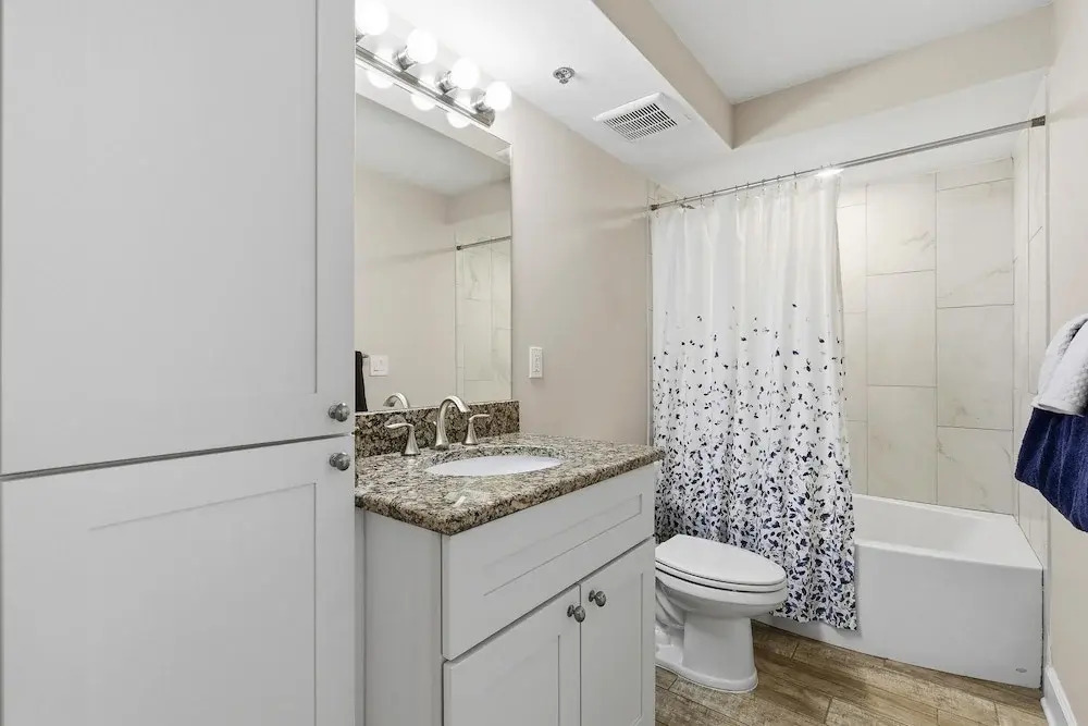 Dimucci Tower 404