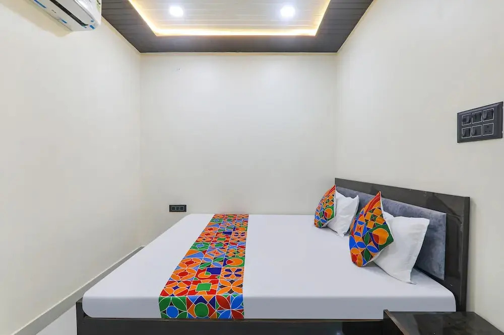 Fabhotel Awadh Inn - 600m from Ram mandir