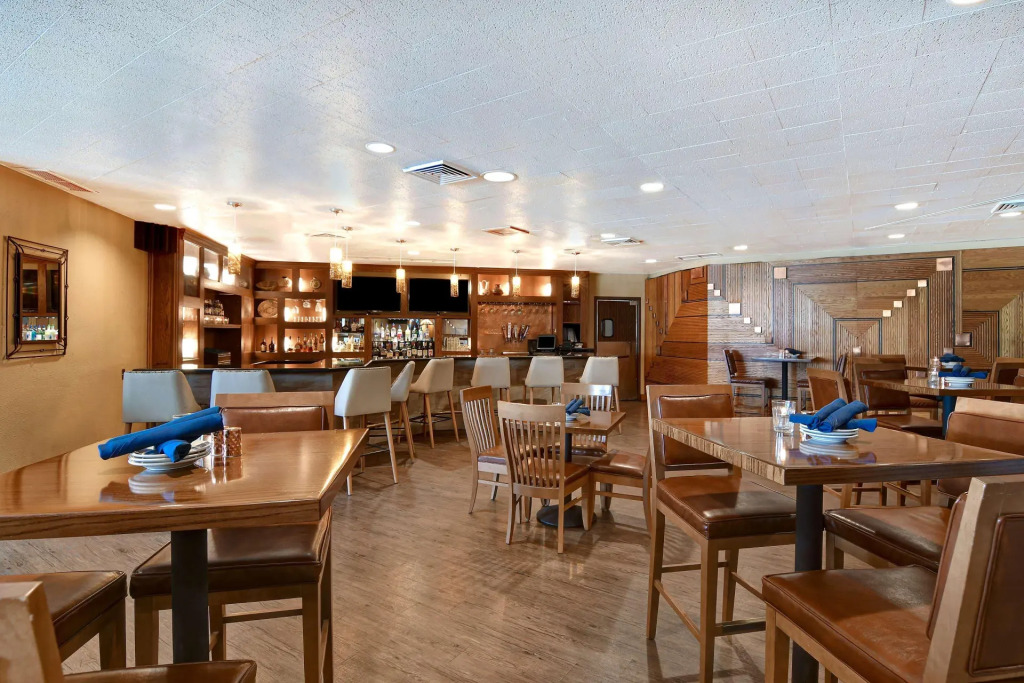 DoubleTree by Hilton Phoenix- Tempe