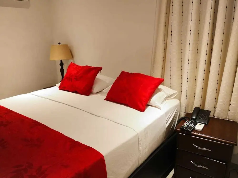 Hotel Ucla Center