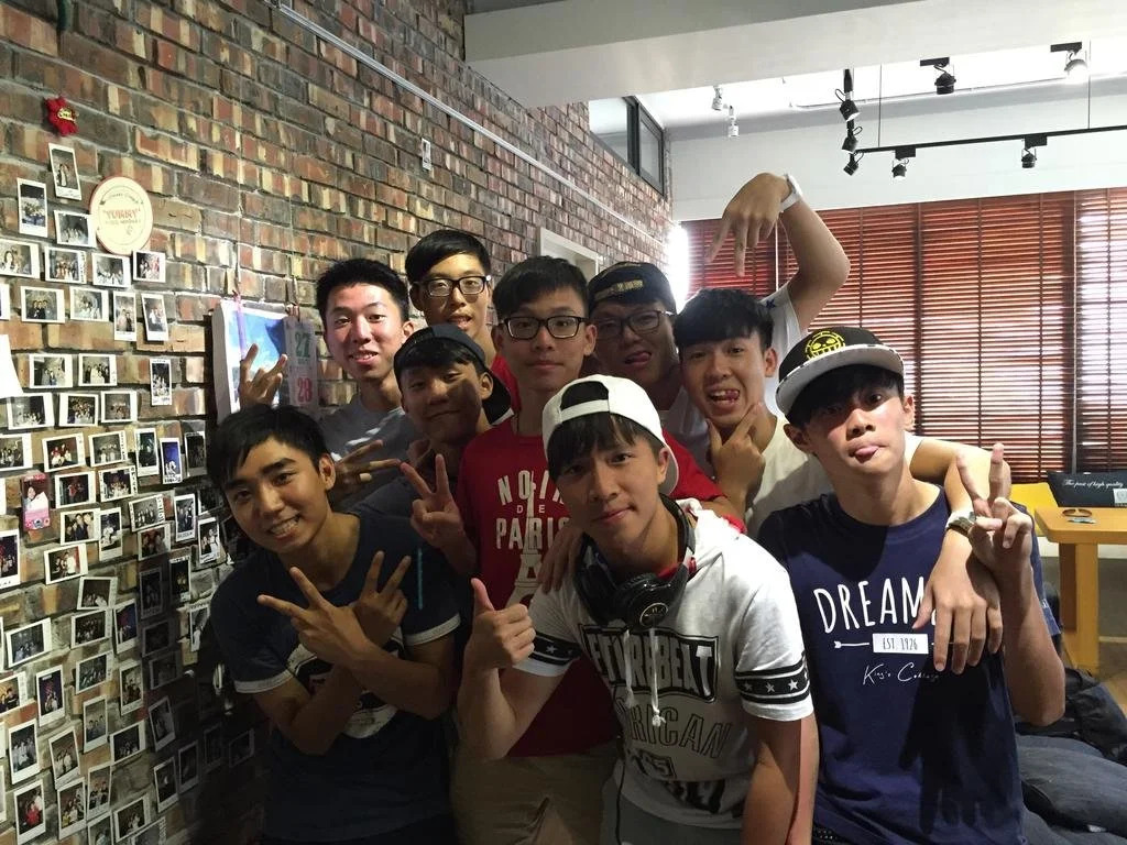 Comma Hostel