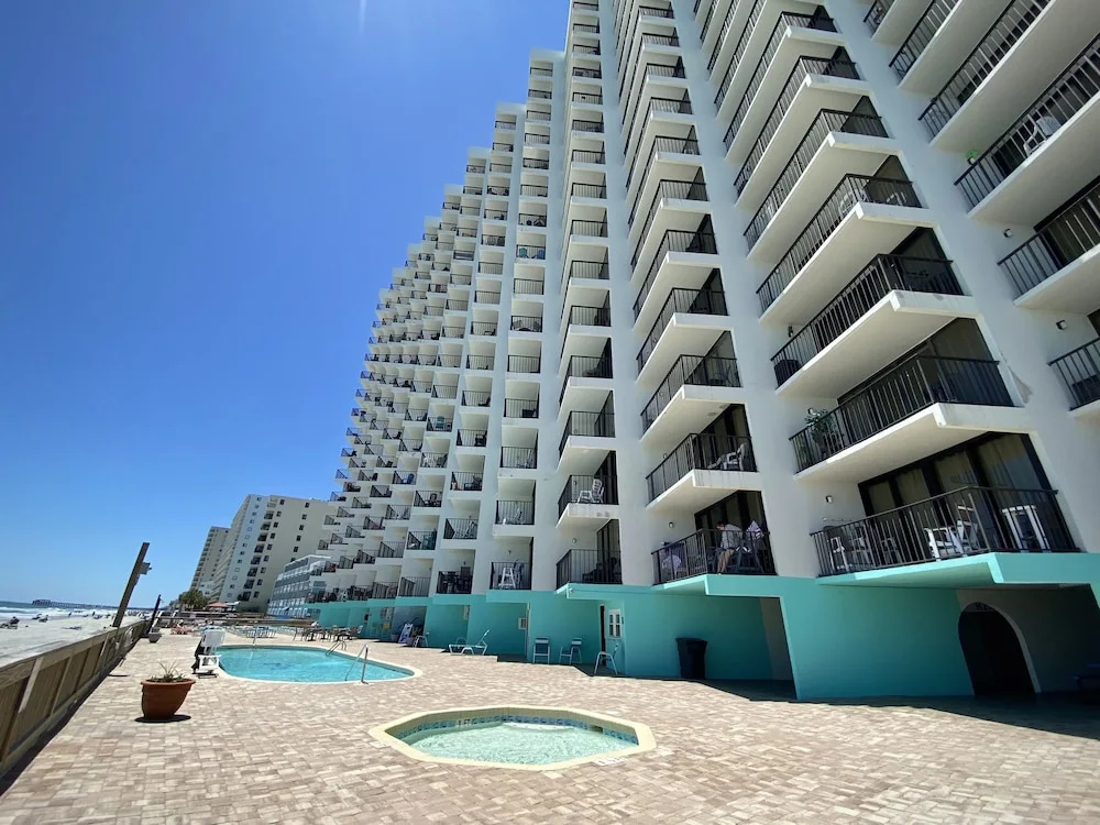 Royal Garden Resort 412 1 Bedroom Condo by RedAwning