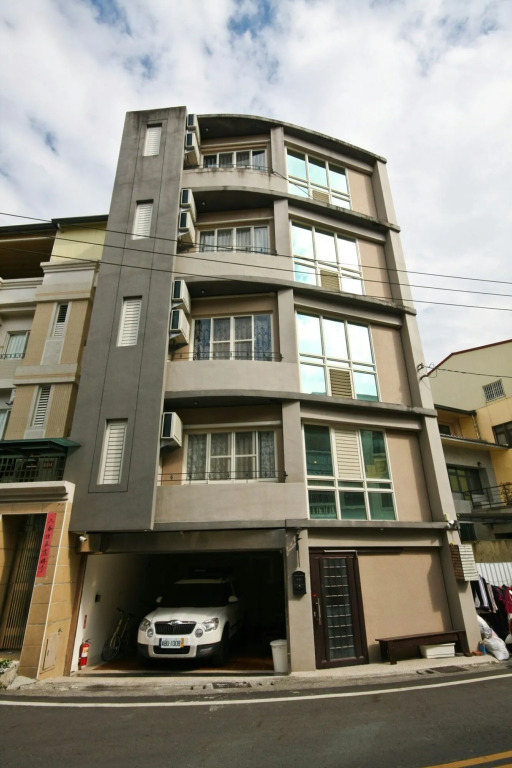 Q House