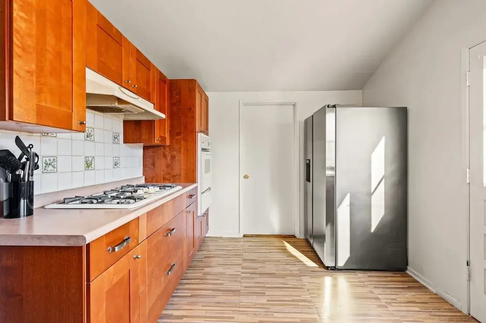 Perfect Family Home With Fireplace Spacious Yard
