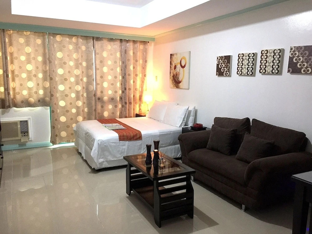 Robinsons Studio W Balcony-rpr08