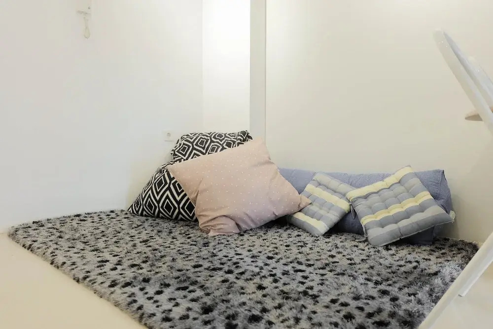 Stylish and Modern 2BR Bassura City Apartment