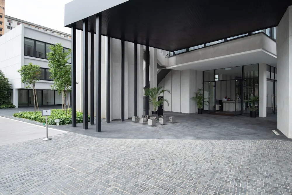 The Hub Service Apartment