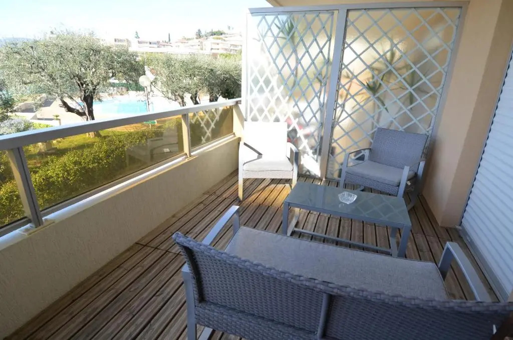 Appartement 5 personnes avec piscine sur la Corniche Fleurie à Nice