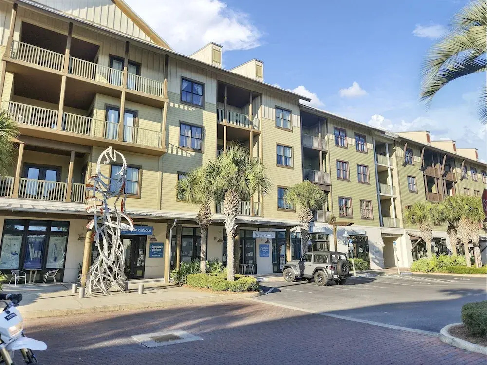 The Breezeway - 2 Br condo by RedAwning