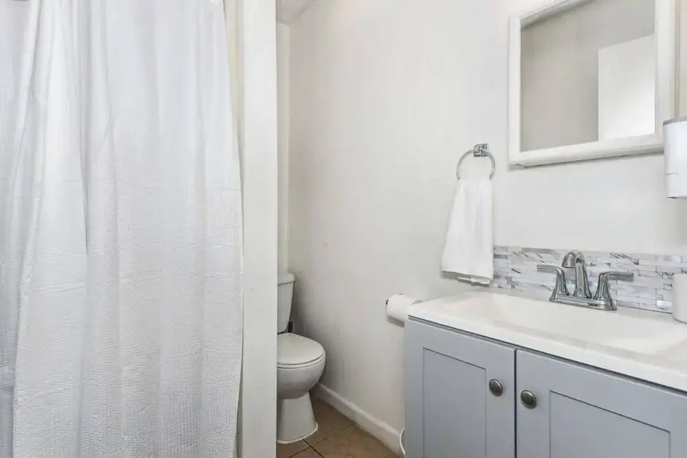 Near Downtown Beach House Apt