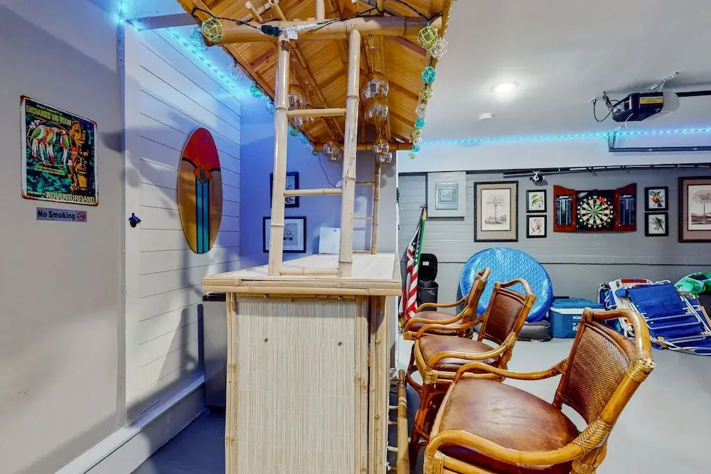 Spacious Dog-friendly House Near Beaches, Historic Downtown W/beach Access