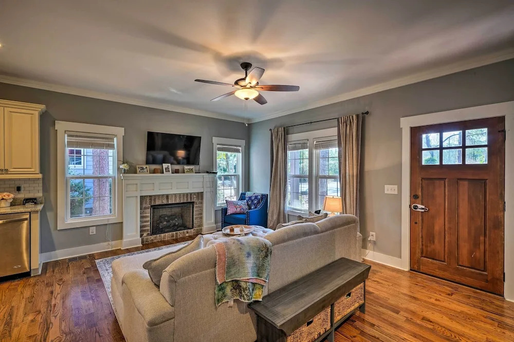 Cozy Southern Pines Retreat 1 Mi to Downtown
