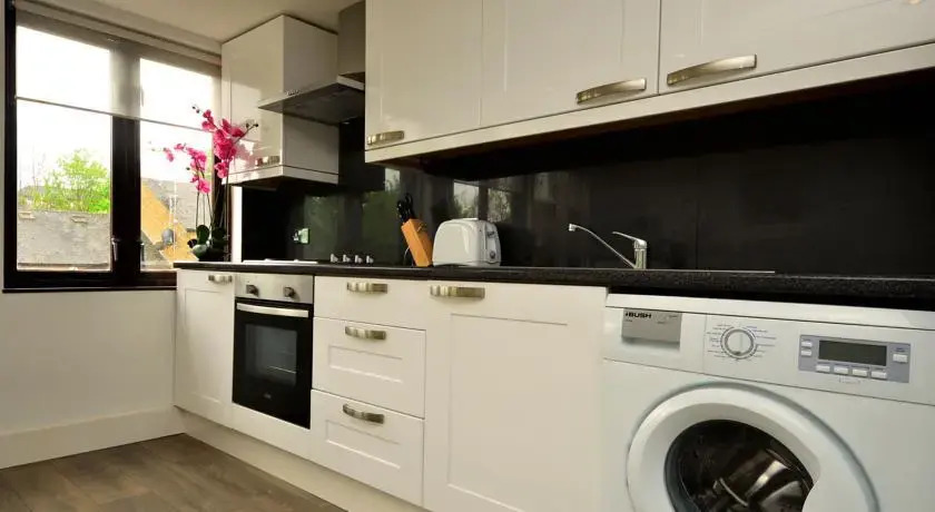 W14 Apartments - Battersea Apartment
