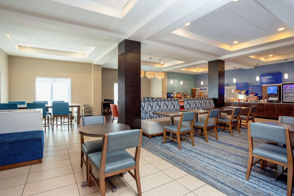 Holiday Inn Express & Suites - Orlando - Southeast by IHG