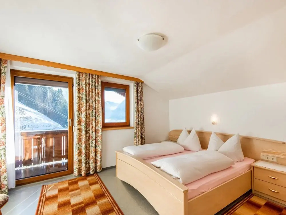 Chalet in Hainzenberg near Ski Slopes