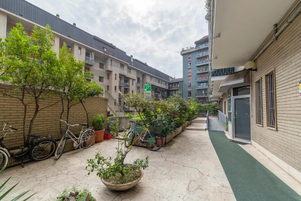 Pasteur Modern Studio with Terrace!