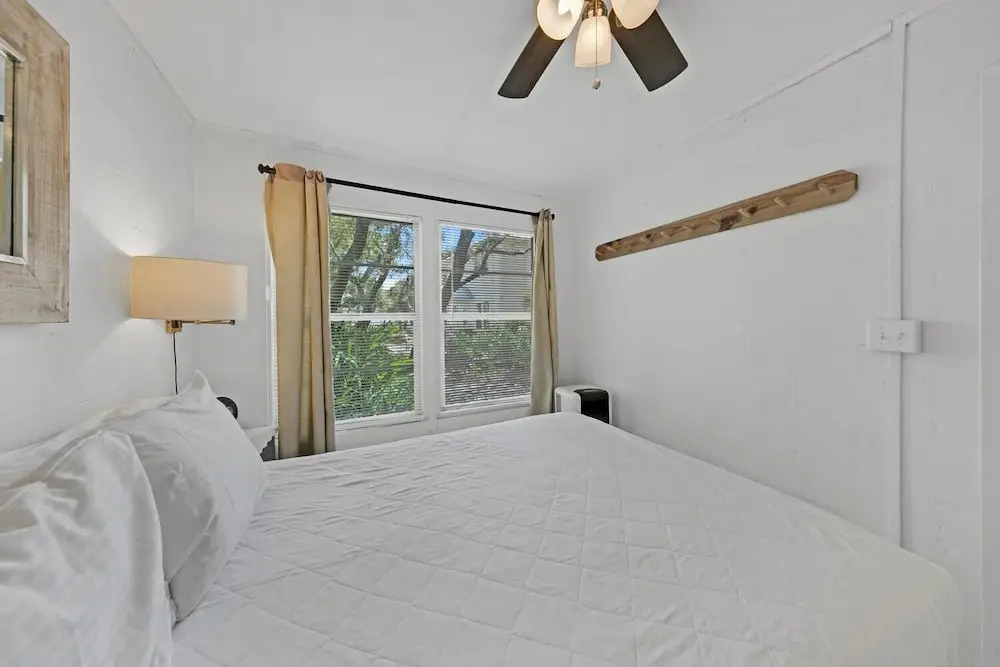 Sealake Cottage