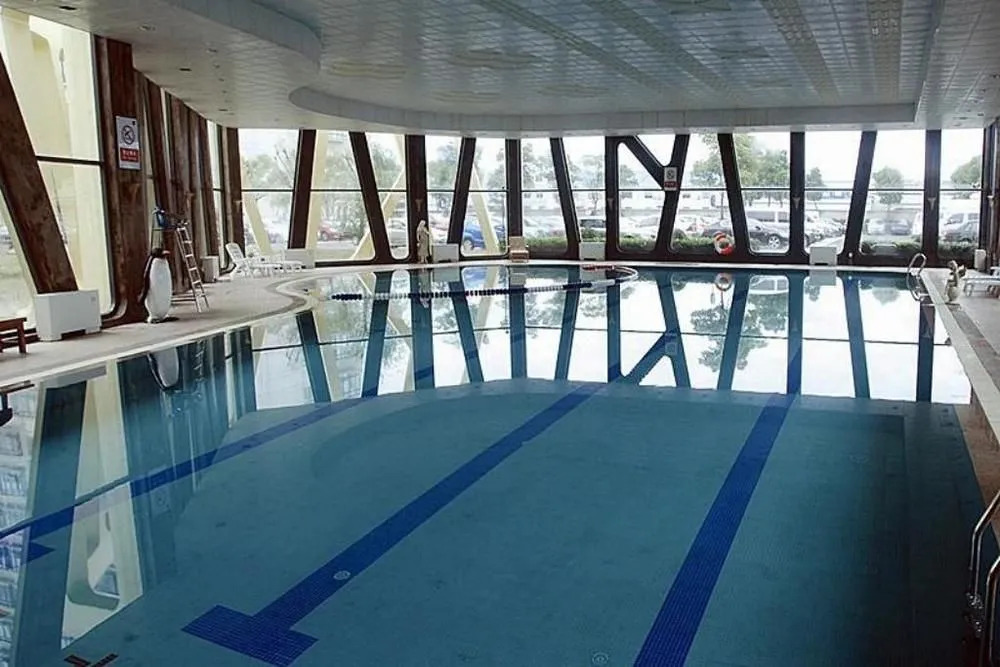 Crystal Island Club