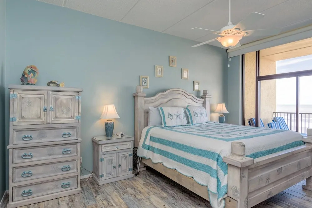 New Listing! 12th-floor Penthouse W/ Pools & Gym 2 Bedroom Condo