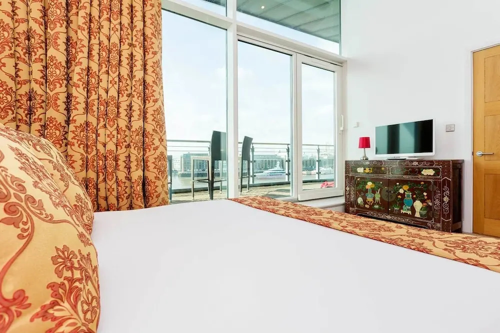 St Katharine's Dock Penthouse