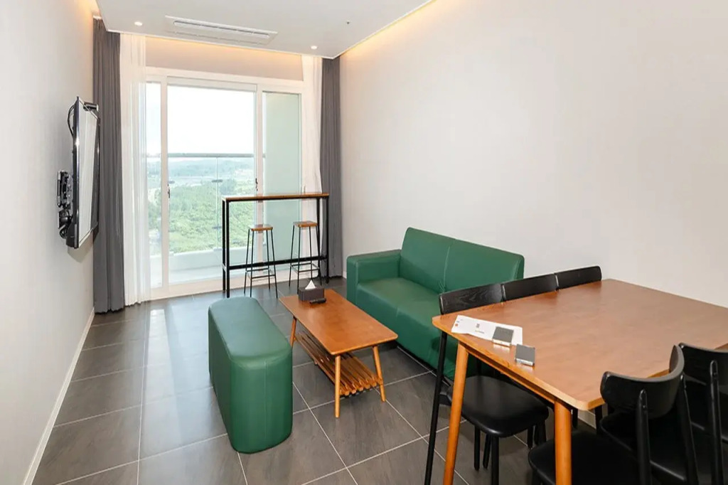 Yangyang White House Pension