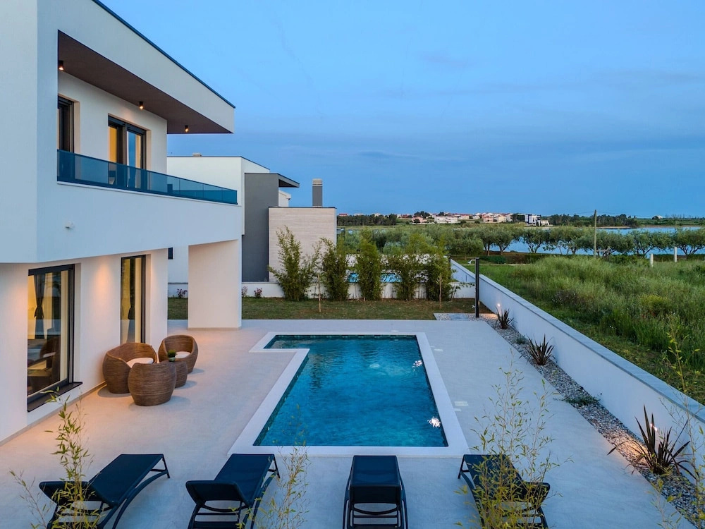 Villa Karlo ZadarVillas