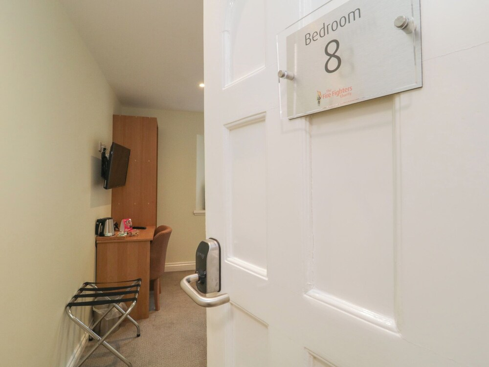 Harcombe House Rooms - First Floor Single