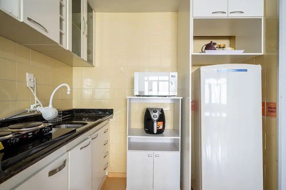 Well Equipped apt in BC Center 300m fr/ sea Ecp055