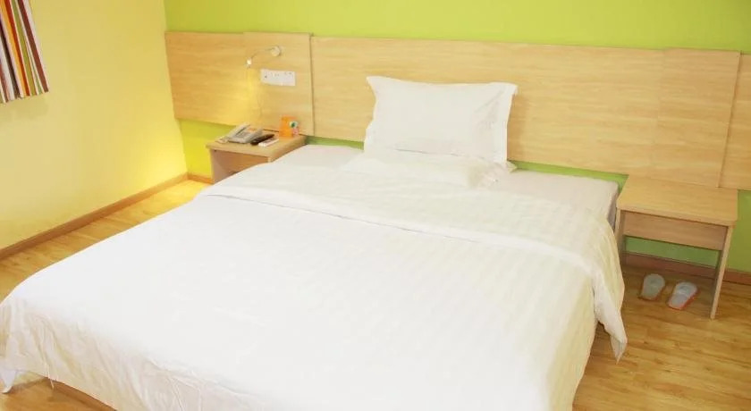 7Days Inn Wuhan Guanggu Guanshan Avenue Branch