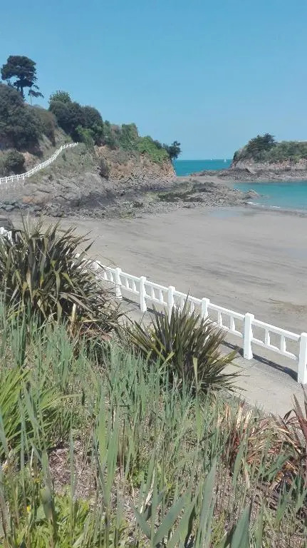 Villa en front de mer avec accès direct au GR34