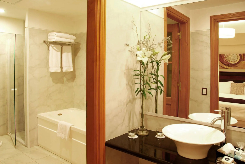 Alma Del Lago Suites & Spa