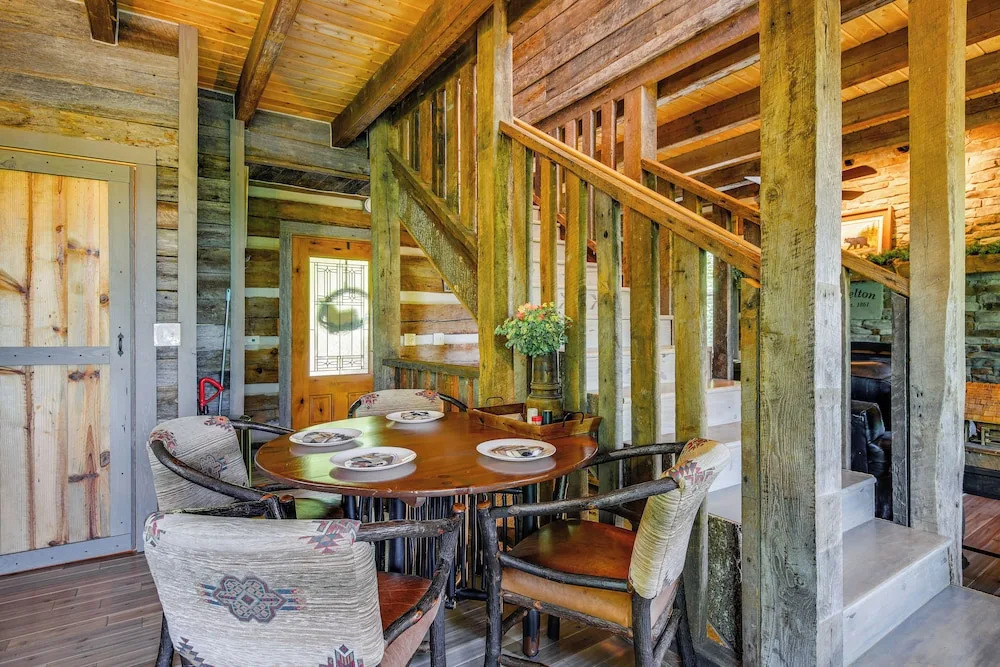 Hot Tub + Pool Table: 3-story Gatlinburg Cabin!