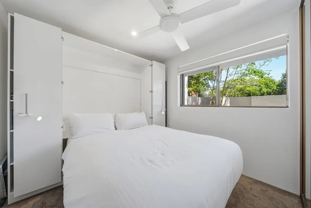 Spacious Bright Apartment With Courtyard and BBQ