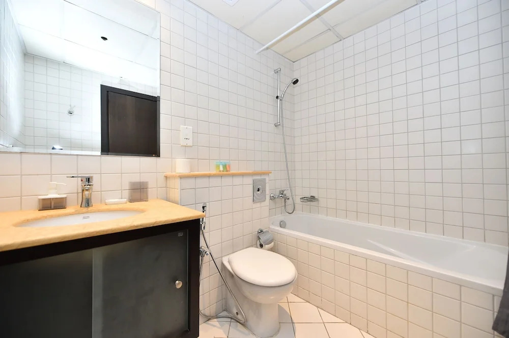 2-BR Marina View Retreat at Marina Quays - DSY